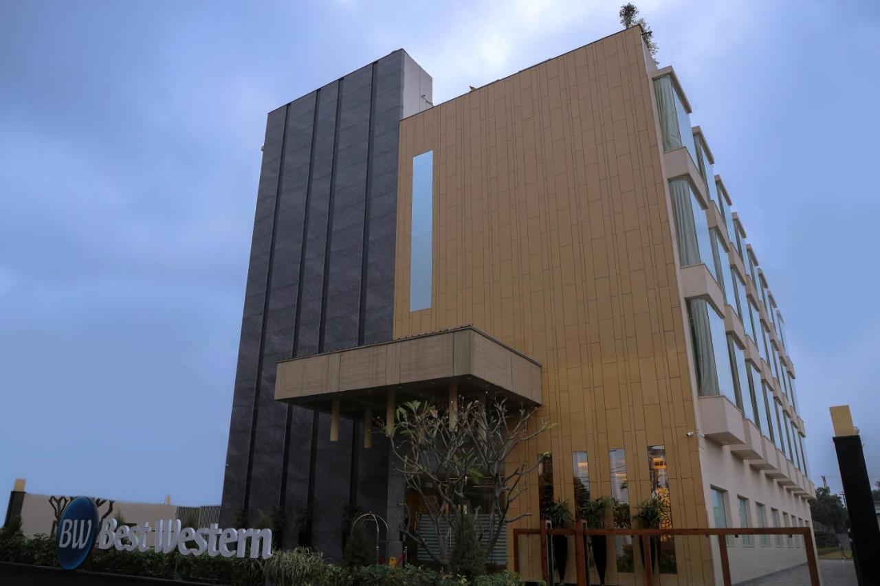 Best Western Vrindavan Otel Dış mekan fotoğraf